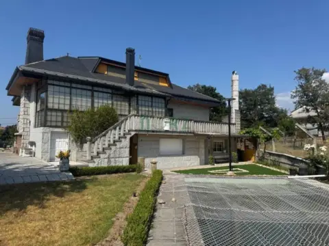 Chalet en A Carballeira (San Cibrao Das Viñas)