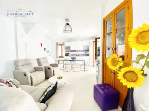 Casa adosada en calle de Vélez