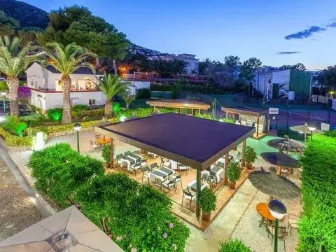 Local comercial en Carrer de Roses, 13