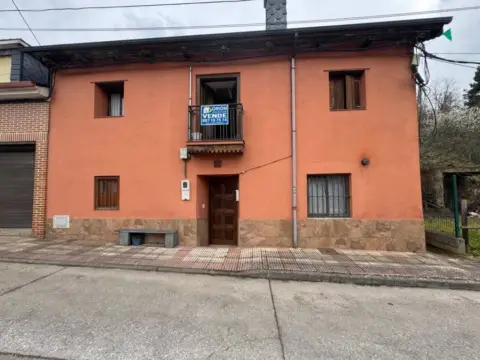 Casa rústica en Santalla