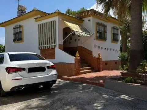Chalet en Álora