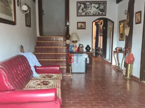 Casa adosada en Santa Gadea del CID