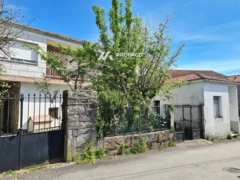 Casa en Corzos (Maside)