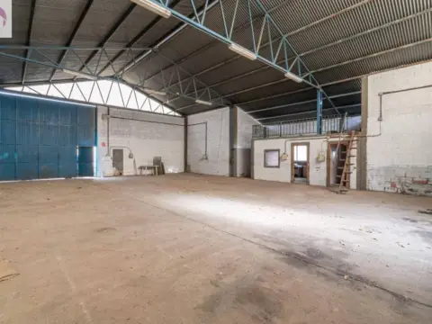 Nave industrial en Jun