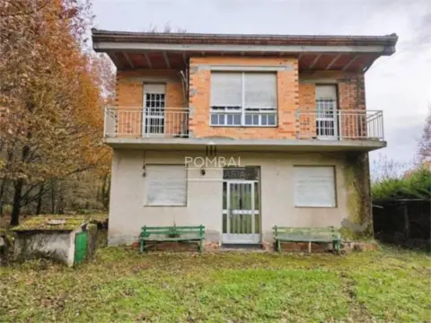 Chalet en Vilamarín