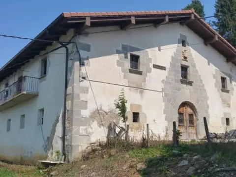 Chalet en calle de la Santa Cruz