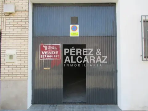 Local comercial en calle de Tomás Bretón, 16