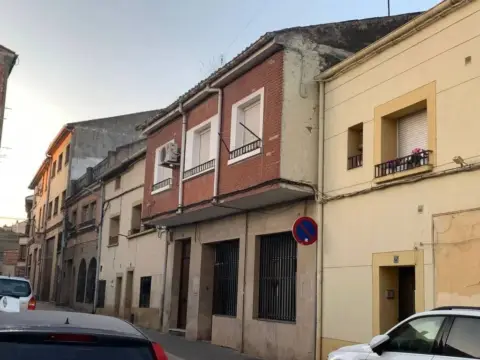 Chalet en San Adrián