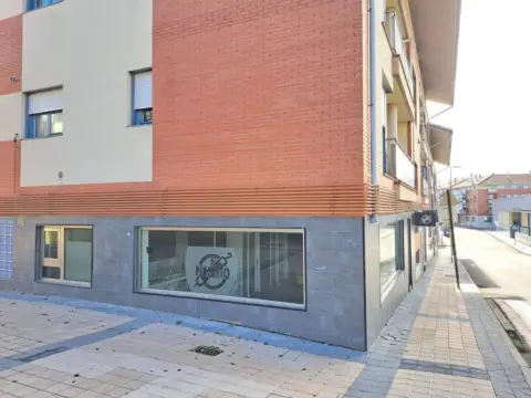 Local comercial en calle de la Almendrera