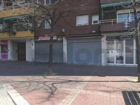 Local comercial en Canovelles