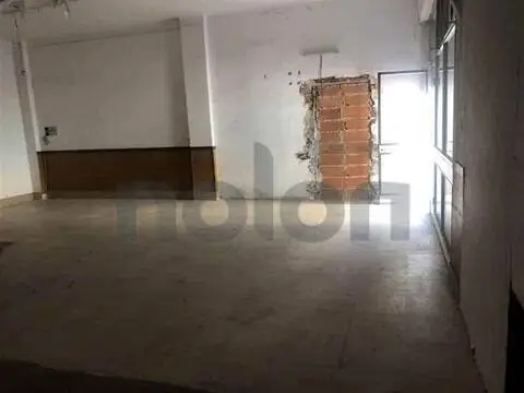 Local comercial en Canovelles