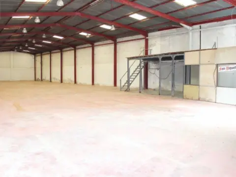 Nave industrial en Núcleo Urbano-Urbanizaciones