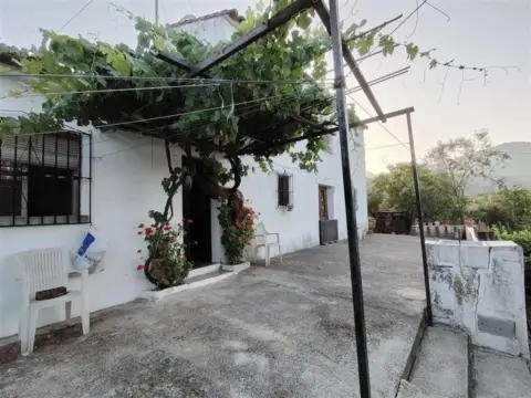 Casa rústica en calle de la Cañada del Real Tesoro