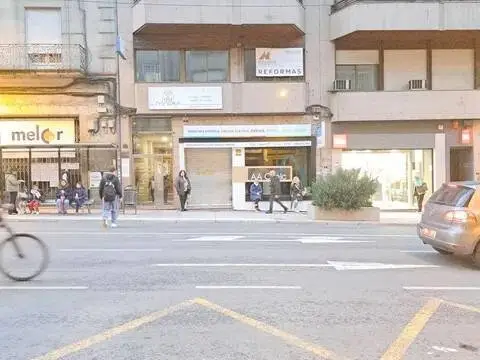 Local comercial en calle de Curros Enríquez