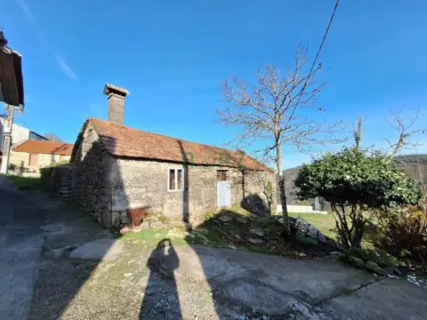 Casa rústica en A Cortella