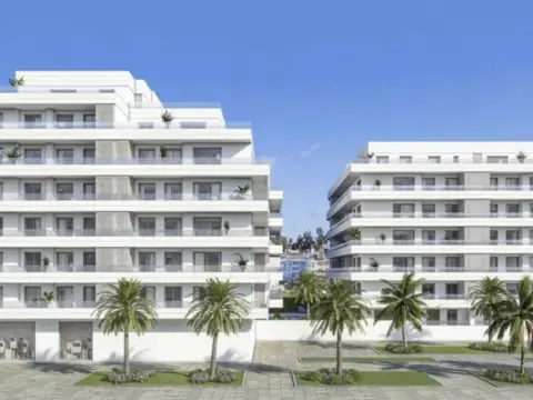 Nave industrial en Playa Bajadilla-Puertos