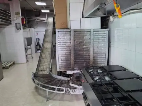 Nave industrial en Playa Bajadilla-Puertos