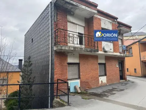 Casa rústica en San Pedro de Trones
