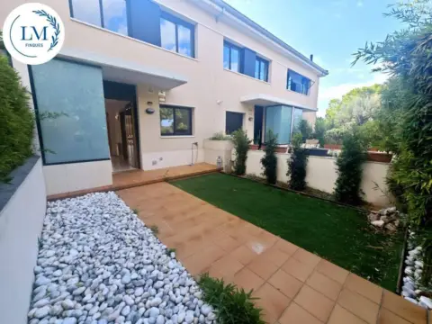 Casa adosada en La Collada-Els Sis Camins-Fondo Somella-Santa Maria