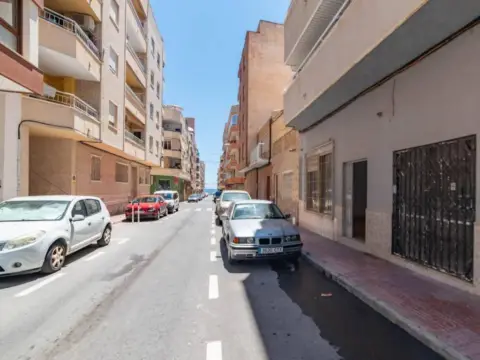 Local comercial en Playa de los Locos-Los Frutales-Cabo Cervera