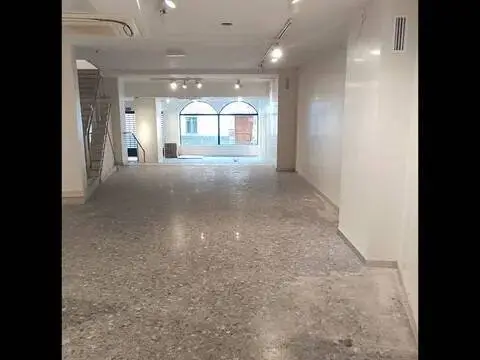 Local comercial en calle del Barrio