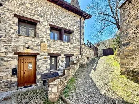 Casa adosada en calle calle de La Iglesia No Number