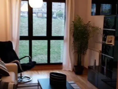 Piso en Tenderina-Mercadín-Fozaneldi