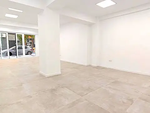 Local comercial en La Trinidad-Mármoles-Perchel Norte