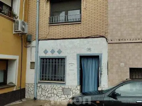 Casa adosada en Luceni