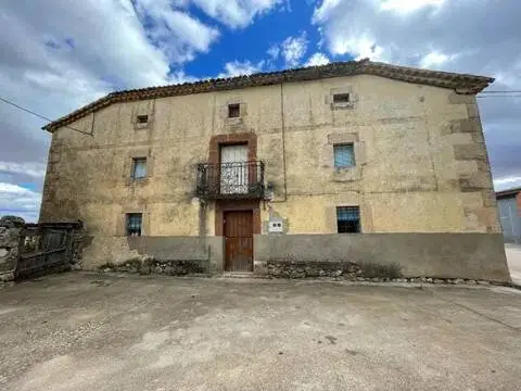 Casa adosada en San Esteban de Gormaz