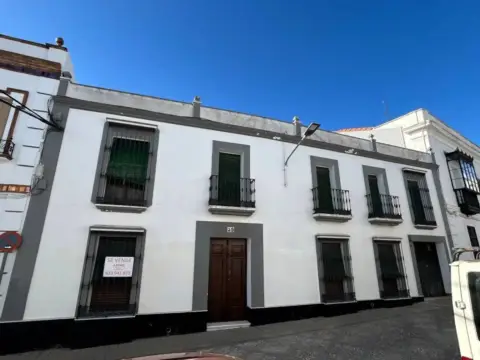 Chalet en Fuentes de León