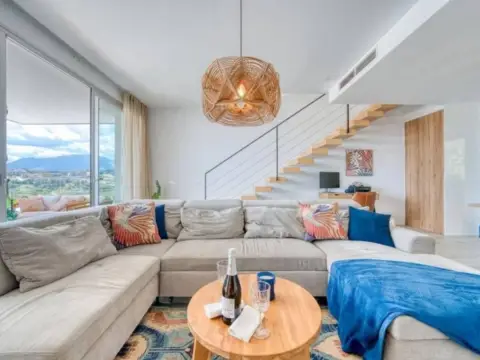 Casa adosada en calle Estepona