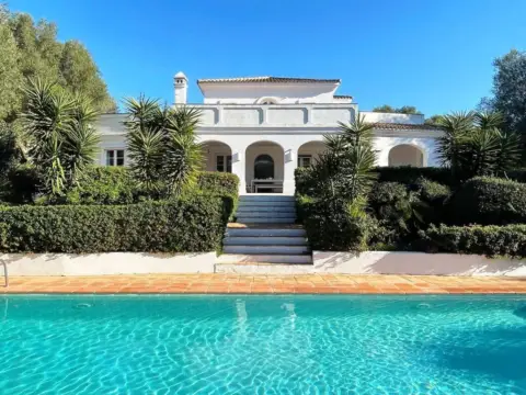 Casa en calle El Paraiso 3