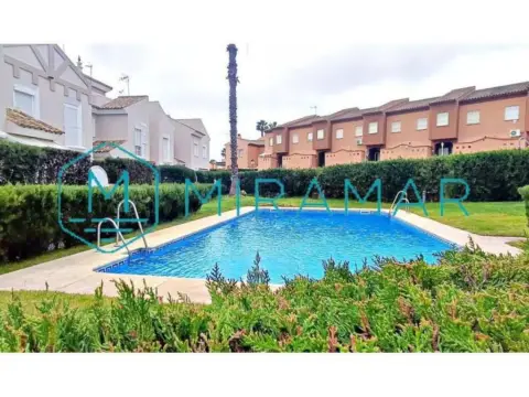 Casa adosada en Lepe