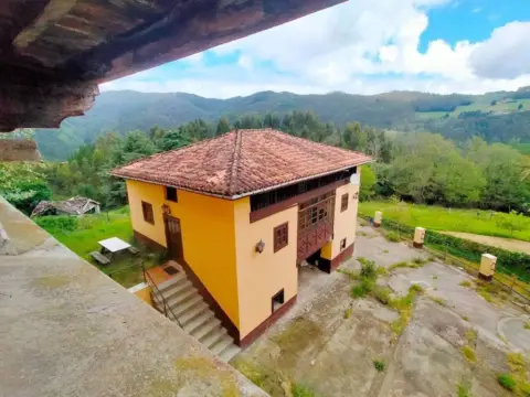 Casa rústica en Salas