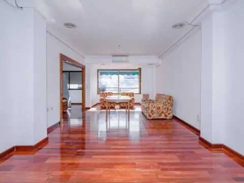 Piso en calle Tejeiro