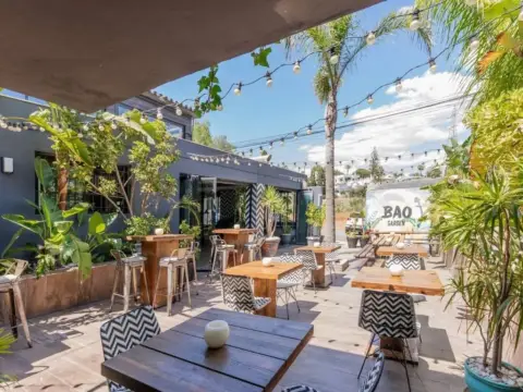 Local comercial en calle de los Jazmines