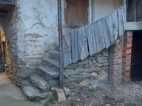 Casa rústica en Flores del Sil-La Martina