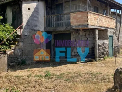 Casa adosada en Paderne de Allariz