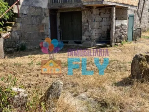 Casa adosada en Paderne de Allariz