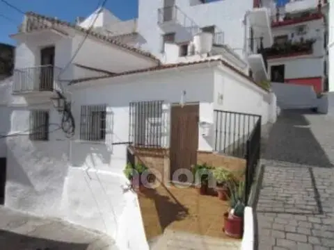 Casa adosada en Almáchar