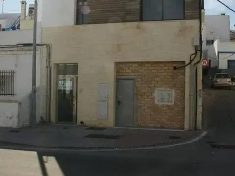 Local comercial en Núcleo Urbano-Urbanizaciones