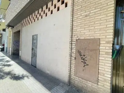 Local comercial en calle de Joaquín Quijada