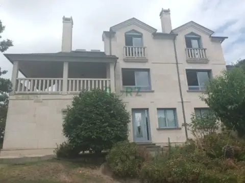 Chalet en A Barxa (Barbadás)