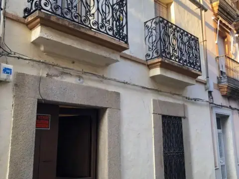 Casa rústica en calle de Rafael Chaparro