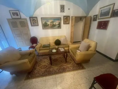 Casa rústica en calle de Luis Chaves, 10