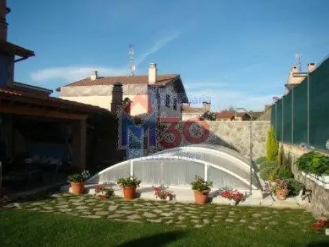 Chalet en Ribera Baja - Erriberabeitia