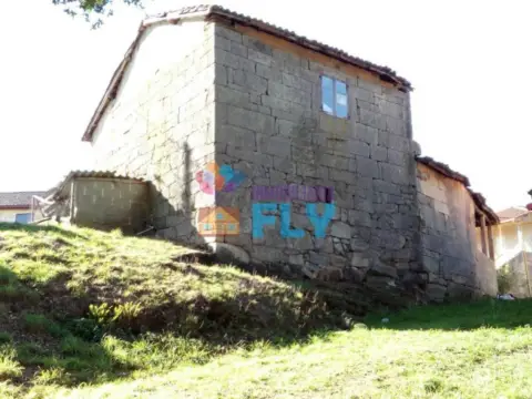 Casa en Amoeiro