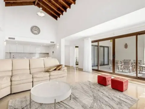 Chalet en Los Arqueros-Puerto del Almendro