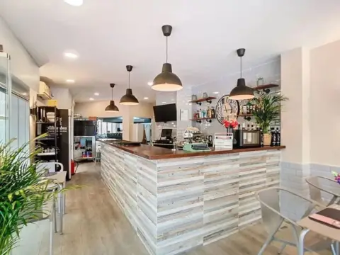 Local comercial en calle Bermeja